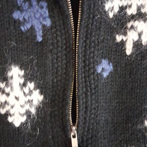 Vintage SnowFlake Zipper Up Wool Sweater - Picture 5 of 9